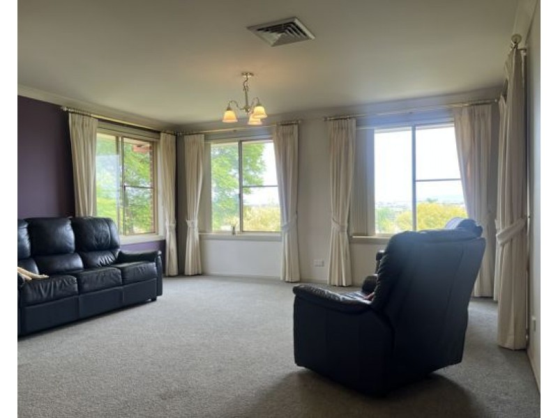 17 Woodbry Crescent, Tamworth NSW 2340