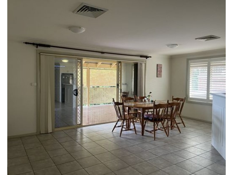 17 Woodbry Crescent, Tamworth NSW 2340