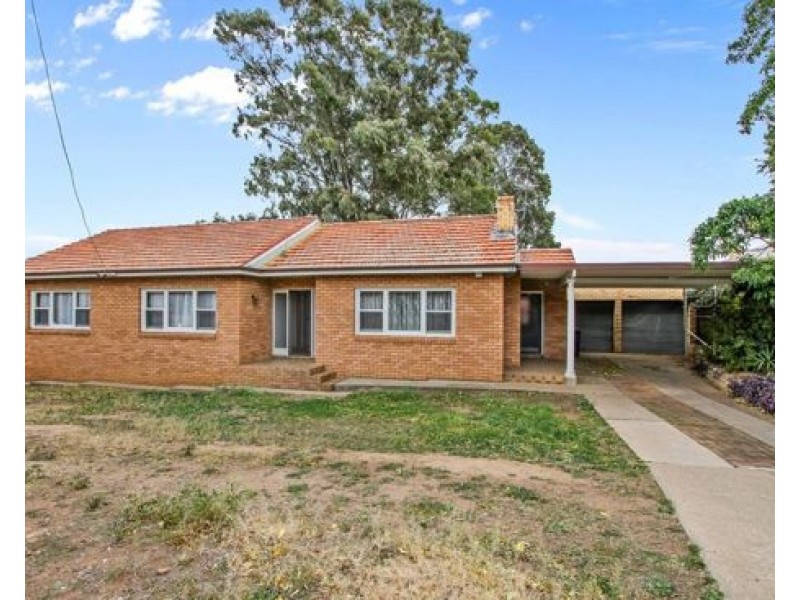 64 Roderick Street, Tamworth NSW 2340