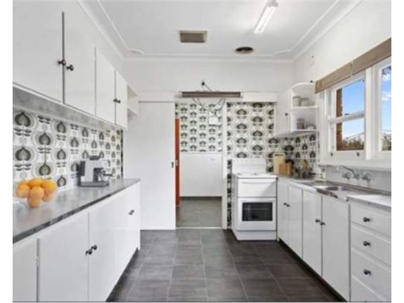64 Roderick Street, Tamworth NSW 2340