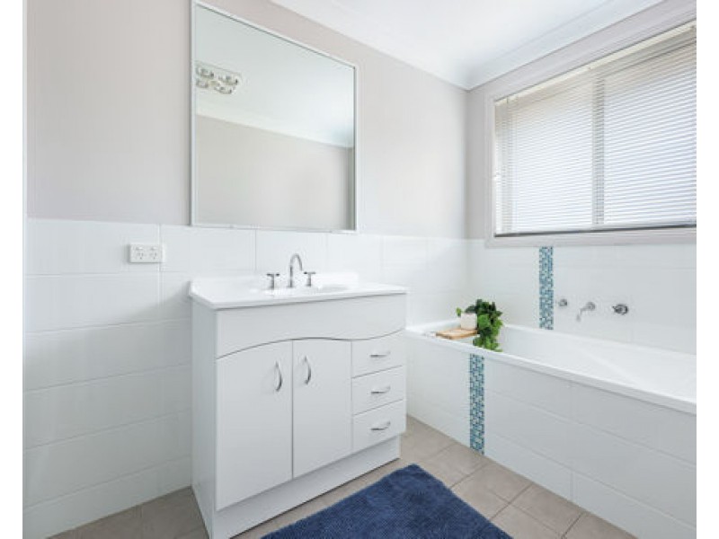 24 Kalinda Place, Tamworth NSW 2340