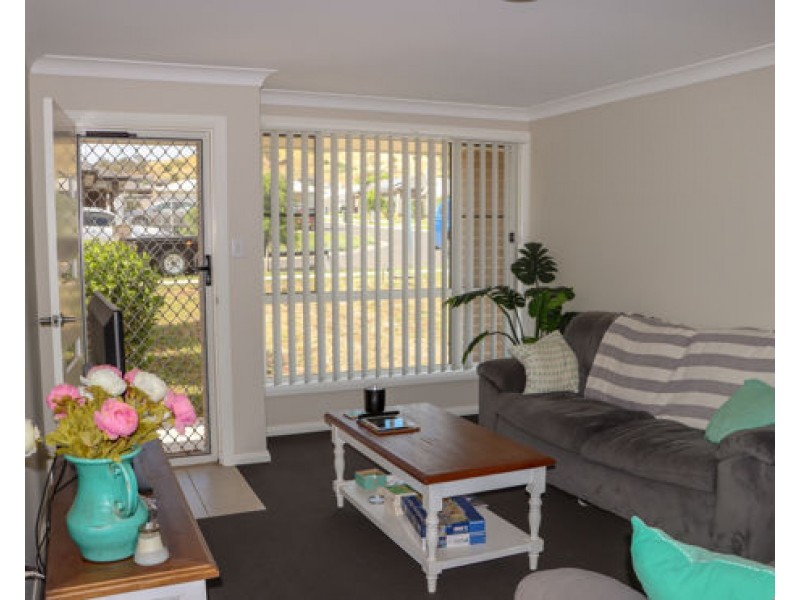 1/8 Lake Place, Tamworth NSW 2340