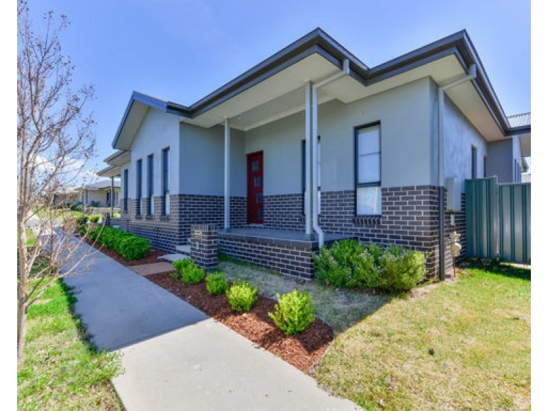 8 Boulevard Place, Tamworth NSW 2340