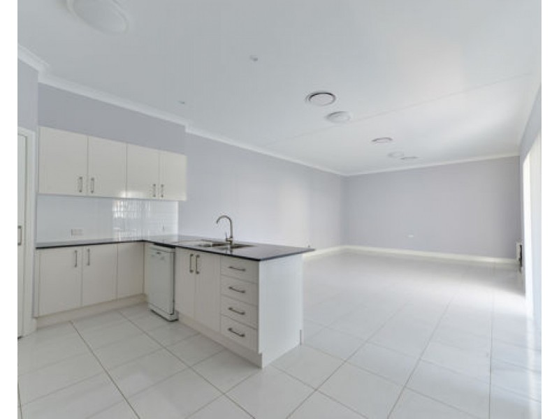 8 Boulevard Place, Tamworth NSW 2340