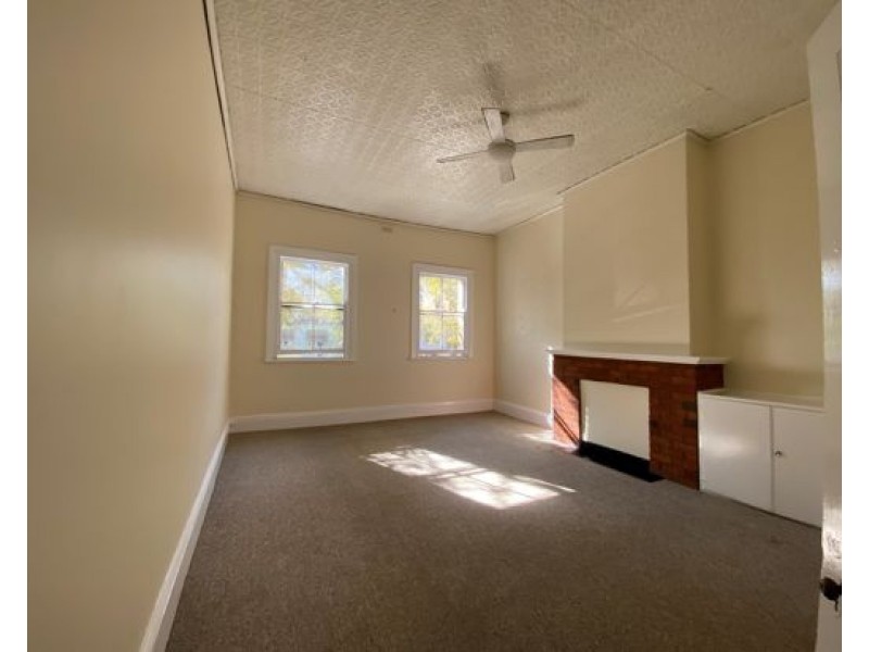 301 Peel Street, Tamworth NSW 2340