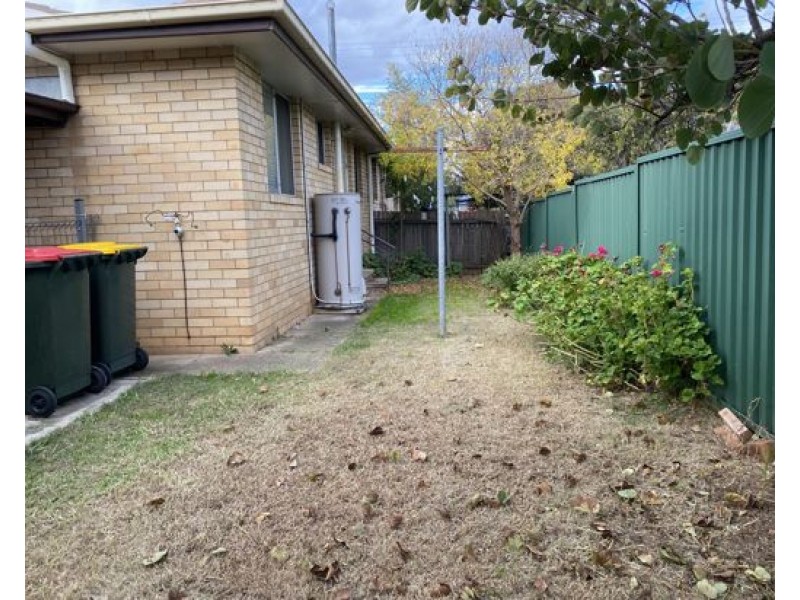 2/295 Goonoo Goonoo Rd, Tamworth NSW 2340