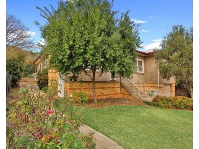 18 Sapphire Crescent, Tamworth NSW 2340