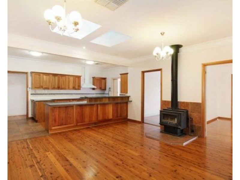 18 Sapphire Crescent, Tamworth NSW 2340