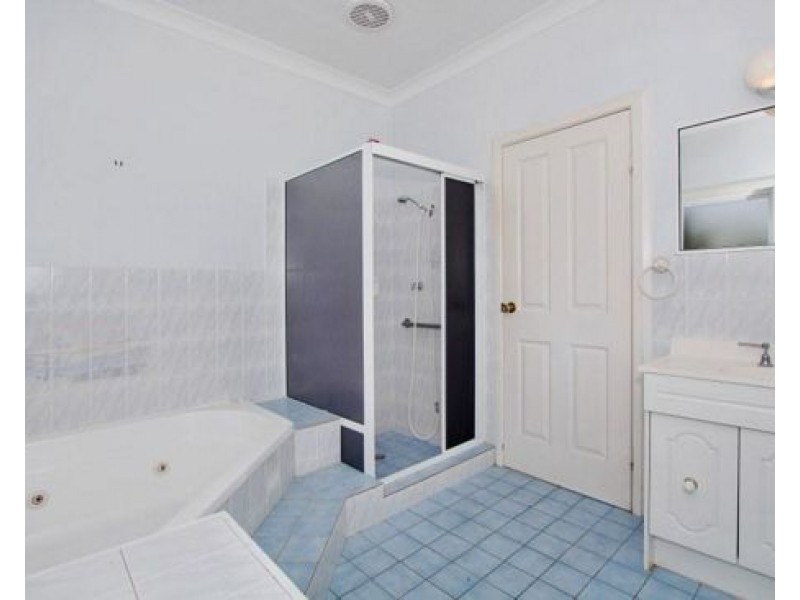 18 Sapphire Crescent, Tamworth NSW 2340