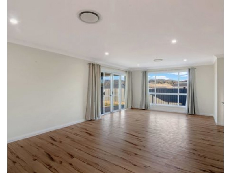 4 Grand Meadows Drive, Tamworth NSW 2340