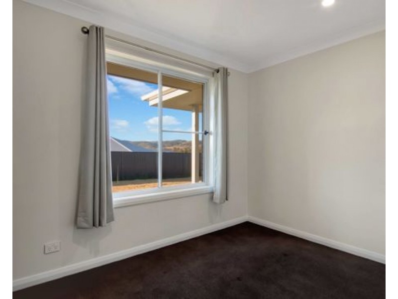 4 Grand Meadows Drive, Tamworth NSW 2340