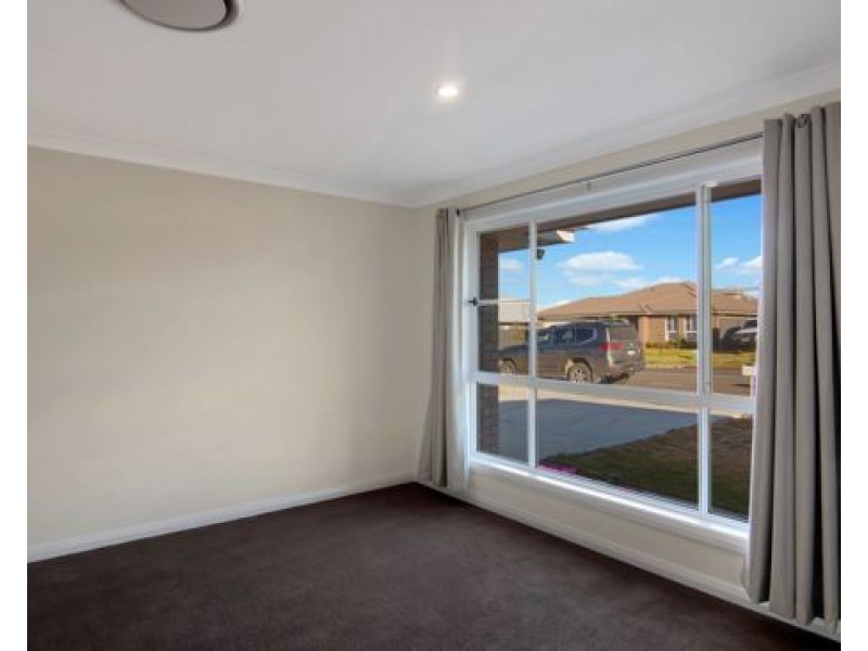4 Grand Meadows Drive, Tamworth NSW 2340