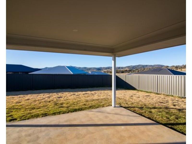 4 Grand Meadows Drive, Tamworth NSW 2340