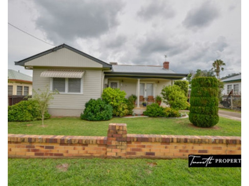 80 Piper Street, Tamworth NSW 2340