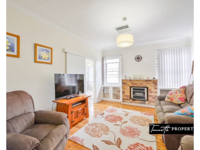 80 Piper Street, Tamworth NSW 2340