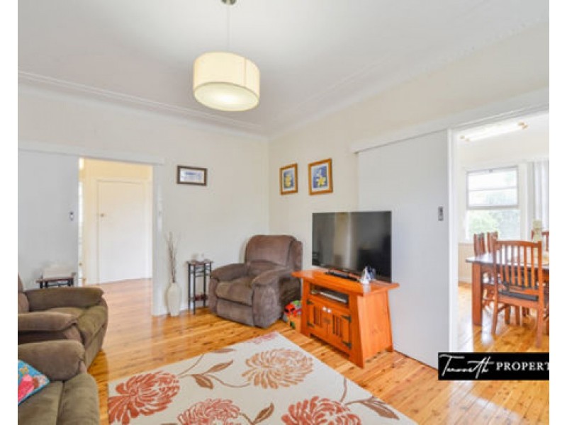 80 Piper Street, Tamworth NSW 2340