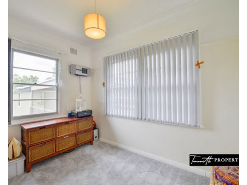 80 Piper Street, Tamworth NSW 2340