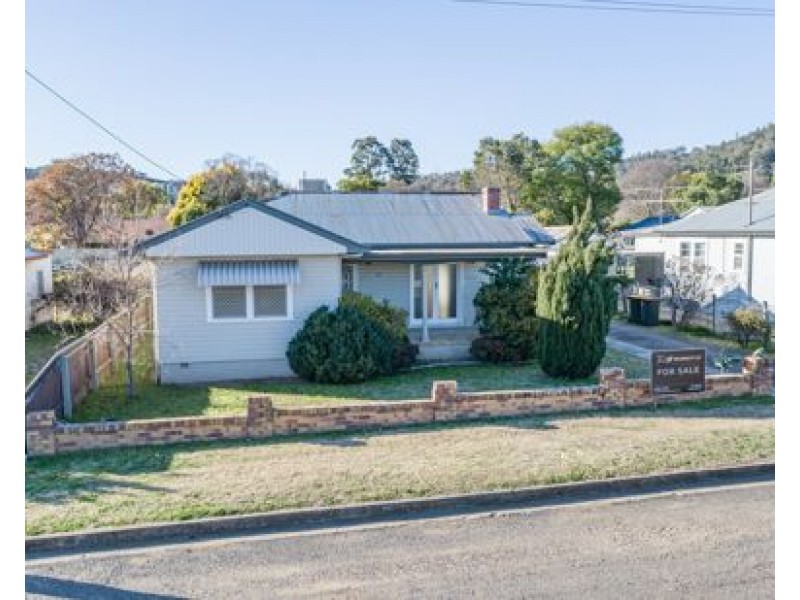 80 Piper Street, Tamworth NSW 2340