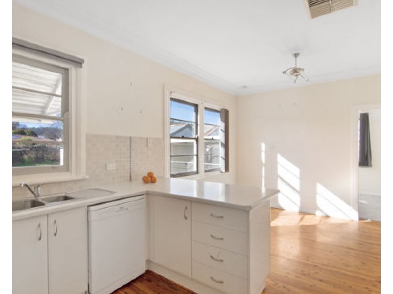 80 Piper Street, Tamworth NSW 2340