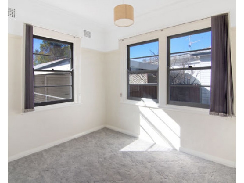 80 Piper Street, Tamworth NSW 2340