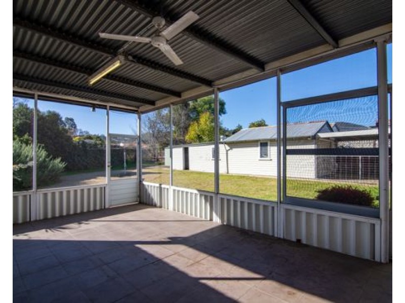 80 Piper Street, Tamworth NSW 2340