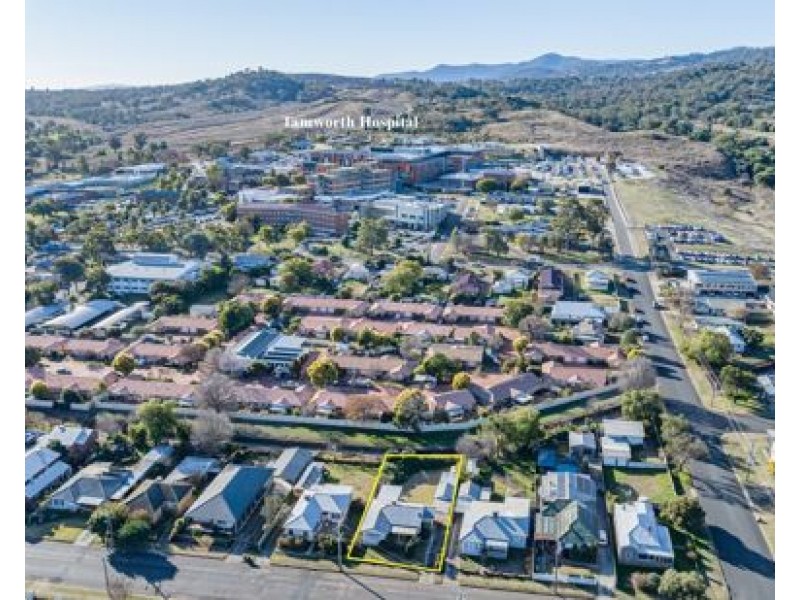80 Piper Street, Tamworth NSW 2340