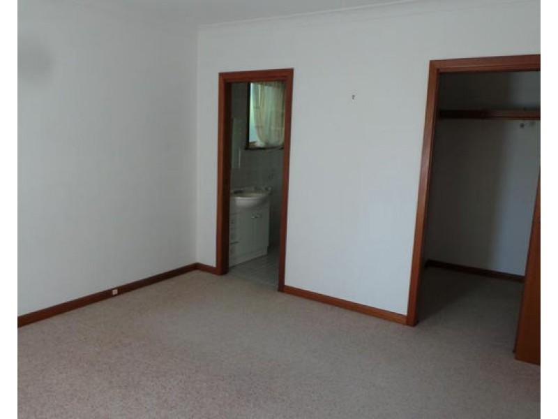 9 Napier Street, Tamworth NSW 2340