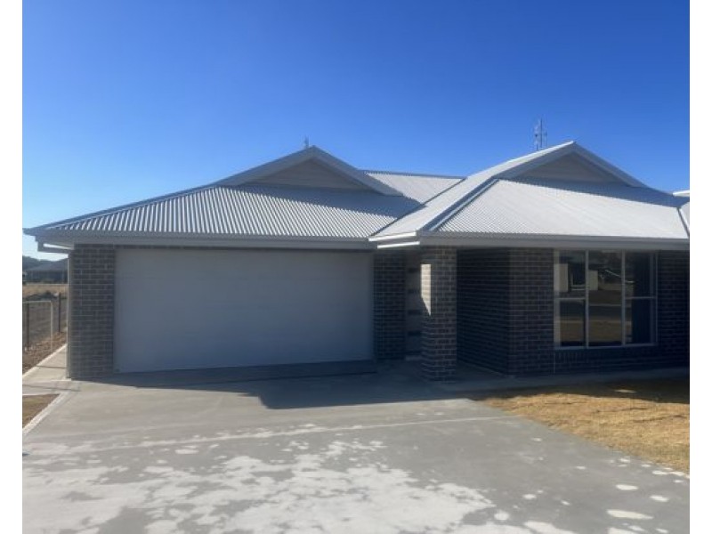 14 Kestral Street, Tamworth NSW 2340