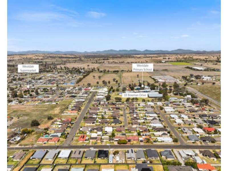 18 Bowman Drive, Tamworth NSW 2340