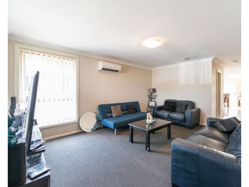 4 Tasman Place, Westdale NSW 2340