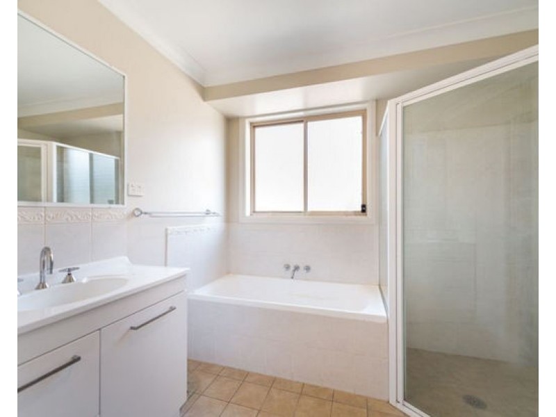 4 Tasman Place, Westdale NSW 2340