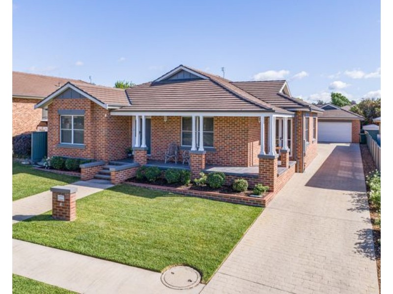 8 The Heights, Tamworth NSW 2340