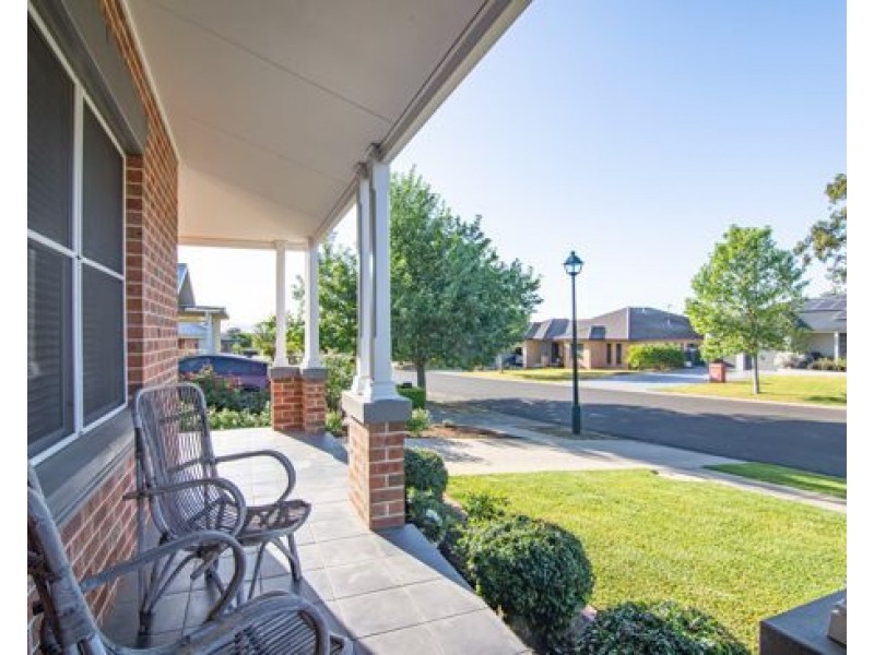8 The Heights, Tamworth NSW 2340