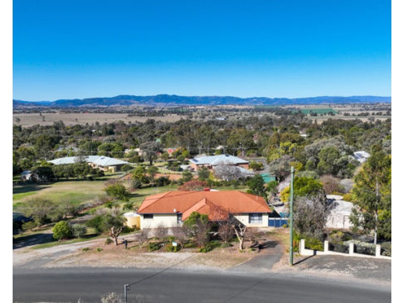 5 Lawrence Avenue, Tamworth NSW 2340