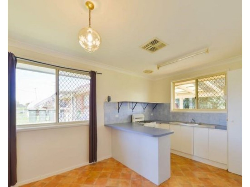 63 Warral Road, Tamworth NSW 2340