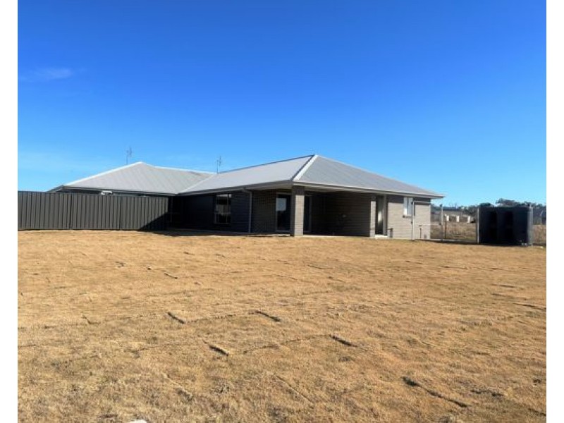 14 Kestral Street, Tamworth NSW 2340