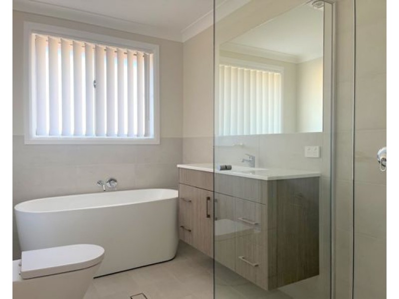 33 Peppercress Court, Tamworth NSW 2340