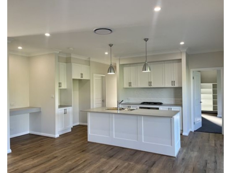 28 Currawong Drive, Tamworth NSW 2340