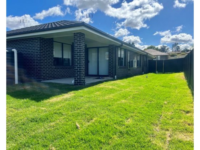 1/11 Regal Park Drive, Tamworth NSW 2340