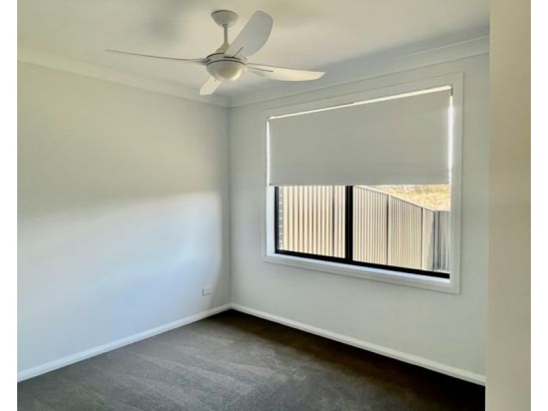 2/11 Regal Park Drive, Tamworth NSW 2340