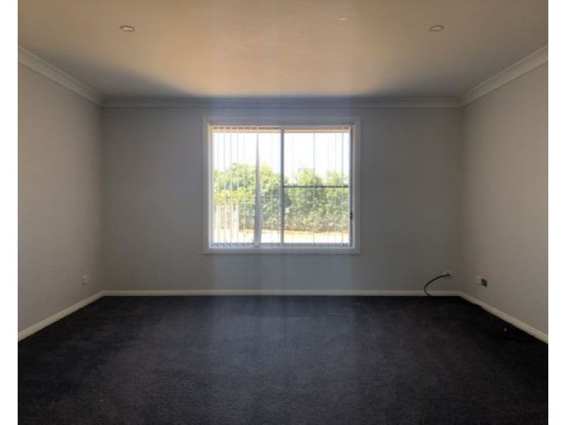 6 Whiporie Close, Tamworth NSW 2340