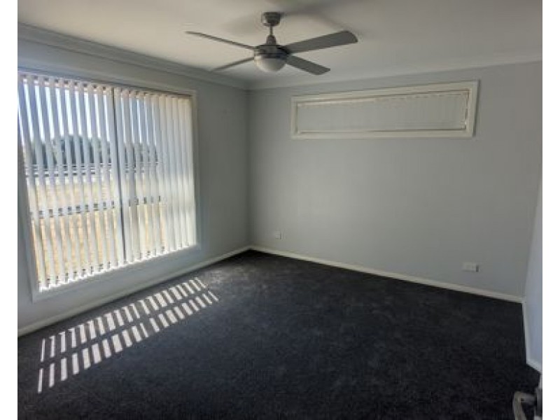 6 Whiporie Close, Tamworth NSW 2340