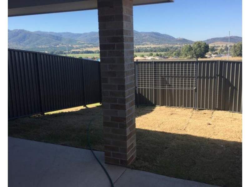 14B Barber Street, Tamworth NSW 2340