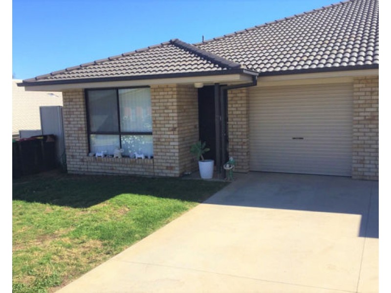 1/29 Kaputar Close, Tamworth NSW 2340