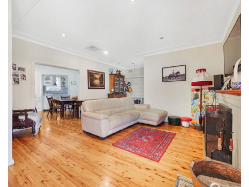 90 White Street, Tamworth NSW 2340