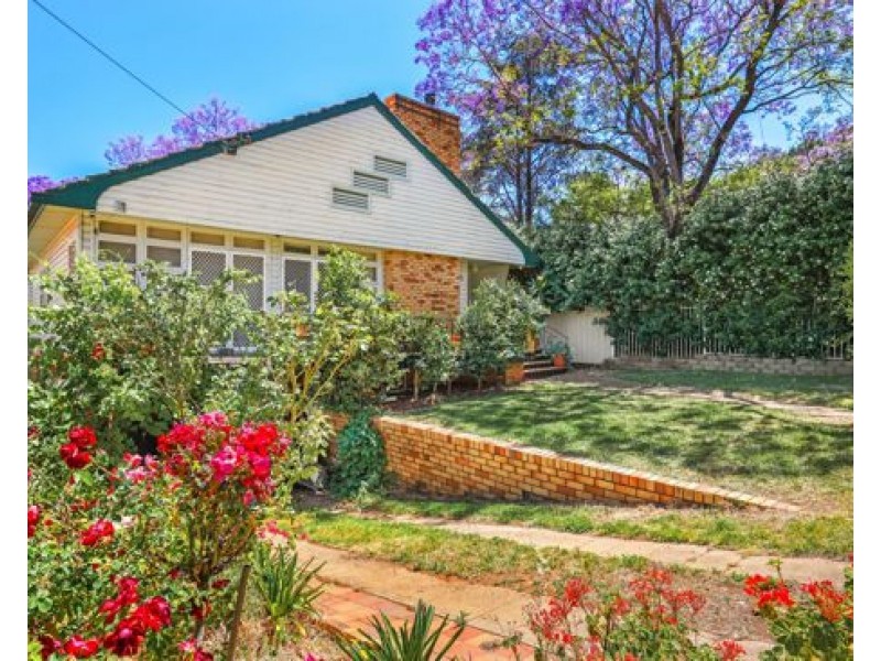 90 White Street, Tamworth NSW 2340