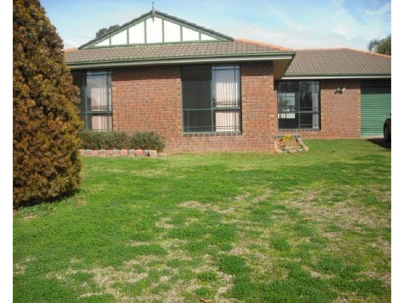 10 Wayamba Close, Tamworth NSW 2340