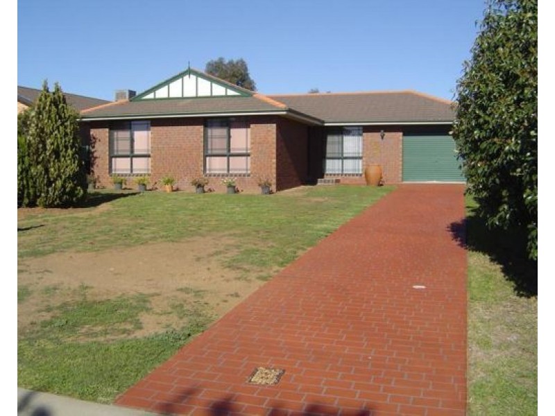 10 Wayamba Close, Tamworth NSW 2340