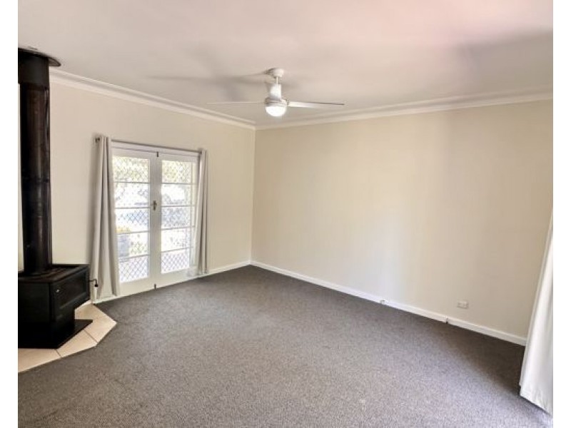13 Churchill Street, Tamworth NSW 2340