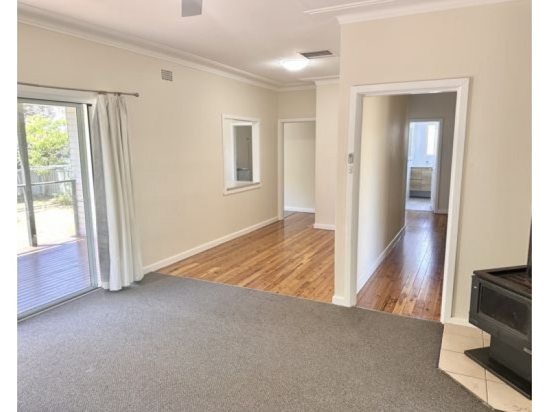 13 Churchill Street, Tamworth NSW 2340